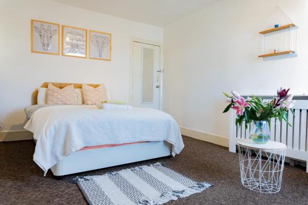 Albert Road Homestay, Book Værelse i privat hjem Hampshire hoteller med parkering, Parkering