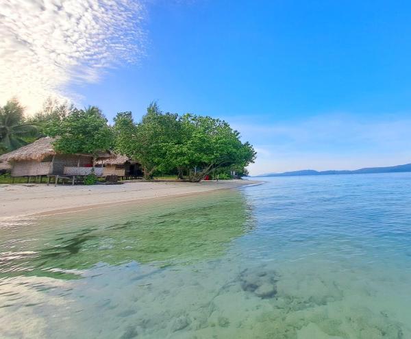 Raja Ampat Jousuba Homestay, Book Værelse i privat hjem Minyaifuin 