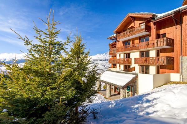 Skissim Select - Résidence L'Arollaie 4* By Travelski, Book Lejlighed Plan Peisey hoteller med pool, Swimmingpool