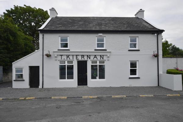 Kiernans Self Catering & Accommodation, Book Bed and Breakfast Legan 