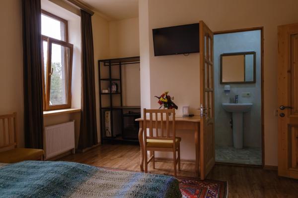 Saryan Guesthouse, Book Pension Hoteller i Syunik region med parkering, Parkering