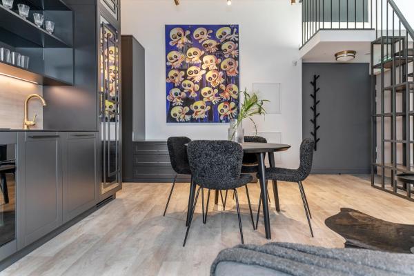 Artsy Exclusive Old Town Residence Gallery Walk, Book Lejlighed Vilnius Old Town 
