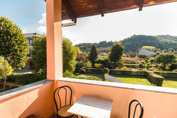 Casa Angeletti, Book Lejlighed Hoteller i Piedmont med parkering, Parkering