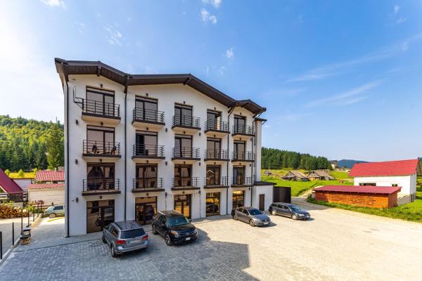 GARDA - Breakfast included in the price Restaurant Free Parking Mountain view Kitchen in the apartment separate entrance, Book Lejlighedshotel Bukovel 