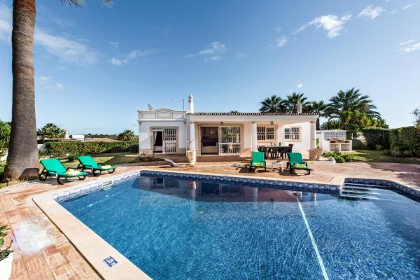 Celina by Algarve Villa Holidays, Book Villa Albufeira hoteller med pool, Swimmingpool