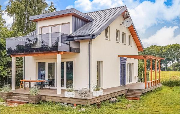 Nice Home in Nowe Warpno With 4 Bedrooms and Wifi, Book Hotel Nowe Warpno West Pomerania