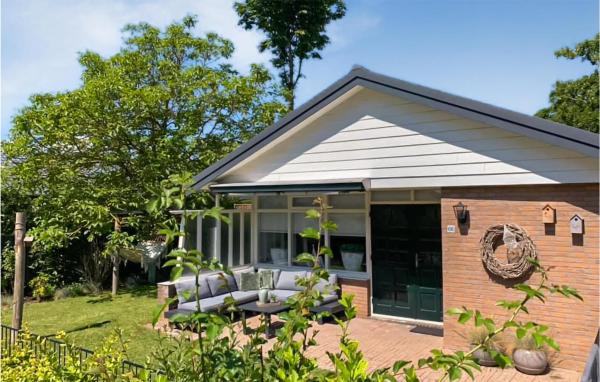 2 Bedroom Lovely Home In Scherpenisse, Book Feriehus Scherpenisse 