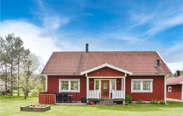 Nice Home In Gränna With Wifi, Book Feriehus Småland hoteller med parkering, Parkering