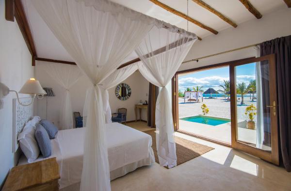 Konokono Beach Resort, Book Ferieresort Hoteller i Pvani region med pool, Swimmingpool