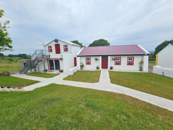 Tiernan's Luxury Accommodation, Book Feriehus Charlestown Mayo
