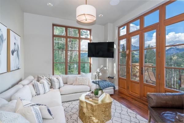 Villas at Cortina 1 by Alpine Lodging Telluride, Book Lejlighed Telluride Telluride Ski