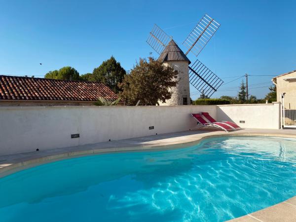 Les Curies - ludogîte, gîte et moulin avec piscine, Book Feriehus Trespoux-Rassiels Villas, Villa