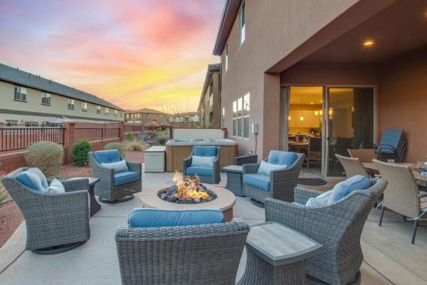 Paradise Village Resort 103 Resort View, Private Hot Tub, Short Walking distance to Amenities, Book Feriehus Santa Clara 