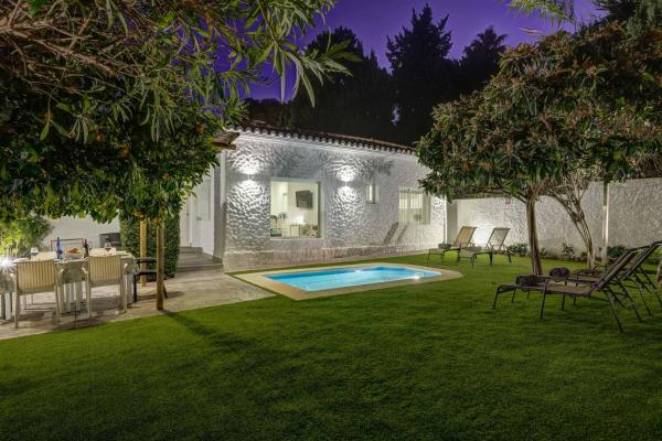 Villa Conchita Torremolinos, Book Villa Hoteller i Costa del Sol med pool, Swimmingpool