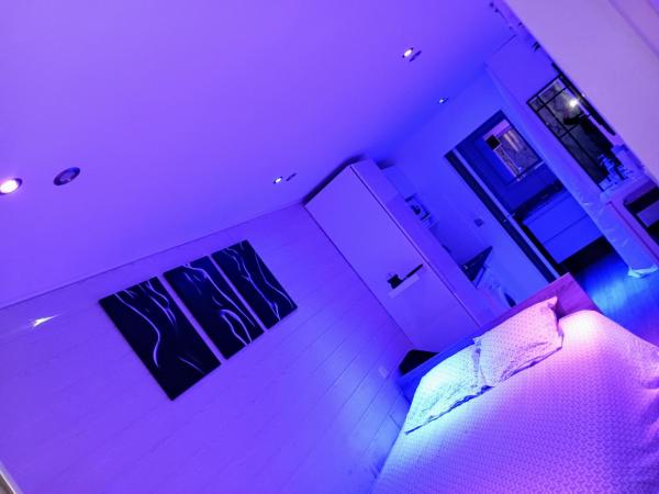 Cap d'Agde, Village Naturiste, Port Nature 3, Book Lejlighed Canal du Midi hoteller med pool, Swimmingpool