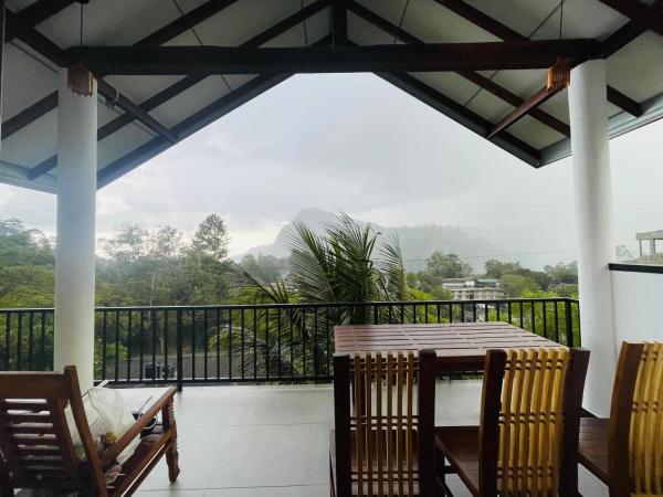 Ella Cloud Castle Homestay, Book Værelse i privat hjem Ella Sri Lanka