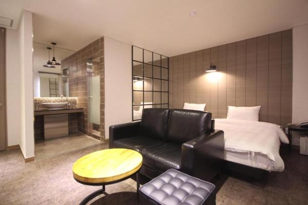 Gunsan Paradise, Book Hotel Gunsan Jeollabuk-Do