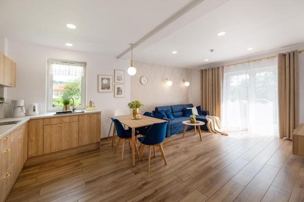 Apartamenty Pod Lipami, Book Lejlighed Lower Silesia hoteller med parkering, Parkering