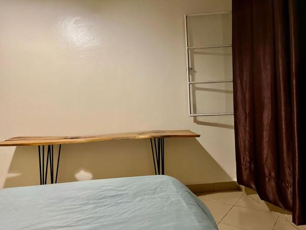 Greedy Five, Book Hotel Nyarugenge hoteller med parkering, Parkering