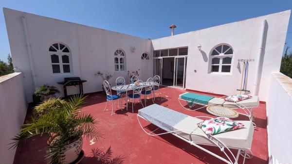 Dar Mozart, Book Bed and Breakfast Marrakech-Tensift-Haouz hoteller med parkering, Parkering