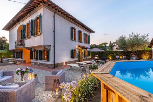 Villa Cesare 4 bedroom Villa with Pool, Book Villa Lucca Toscana