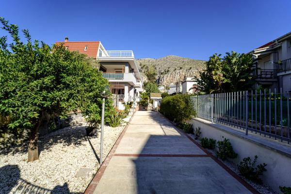 Lovely Villa, close to the beach, Book Feriehus Palermo Sicilien
