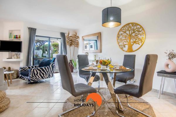 #120 T3 Espaçoso em Albufeira by Home Holidays, Book Lejlighed Albufeira hoteller med pool, Swimmingpool