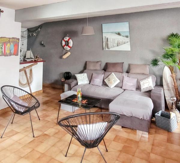 Maison charmante à Vaux-sur-Mer avec jardin clôturé, Book Feriehus Sommerhuse i Aquitaine, Hytte