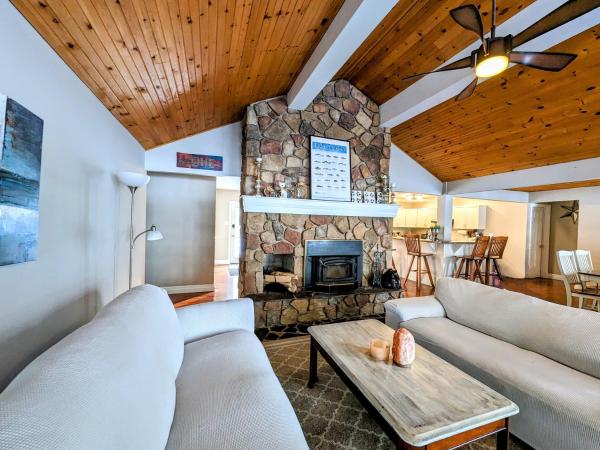 Cozy Escape, Kawarthas Cottage With Sauna, Book Feriehus Buckhorn 