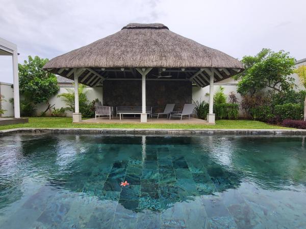 Villa de Luxe à Grand Baie avec piscine V12, Book Villa Grand-Baie Mauritius North Coast