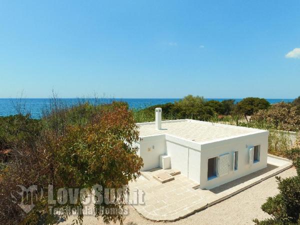 Casa con accesso diretto al mare by LoveSud, Book Feriehus Torre Vado Sommerhuse, Hytte