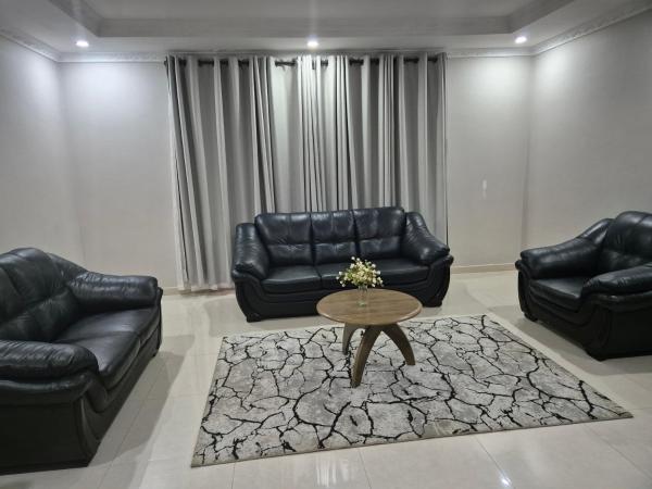 JC Apartments, Book Lejlighed Hoteller i Copperbelt Province med parkering, Parkering