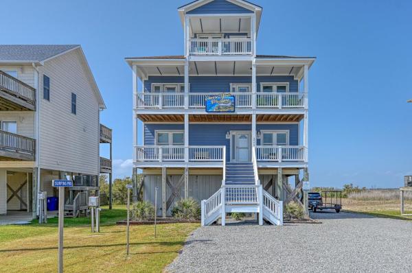 Choose Your Pleasure with Putting Green and Volley Ball Court, Book Feriehus North Topsail Beach North Carolina