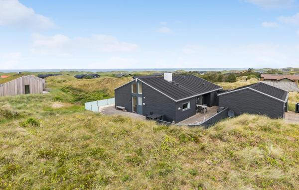 Awesome Home In Løkken With Kitchen, Book Feriehus Vestjylland SPA hoteller, SPA