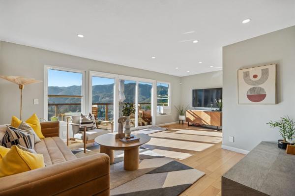 @ Marbella Lane - Chic Abode w/Mountain Skyline, Book Feriehus Pacifica San Mateo County