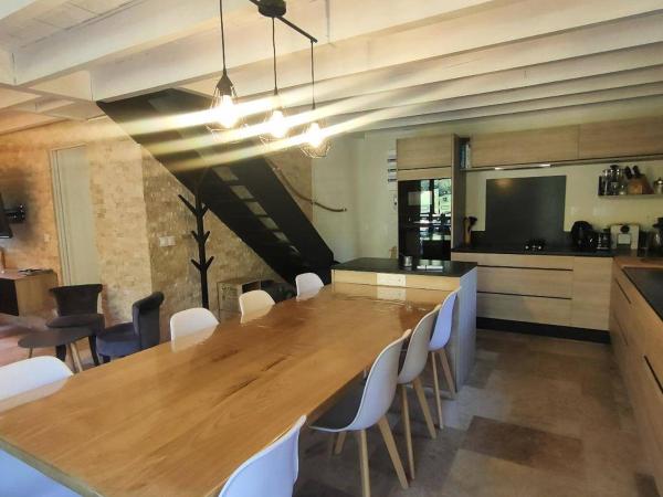 Chalet rénové 8 pers, calme, vue montagne - FR-1-234-292, Book Chalet Hoteller i Cauterets med parkering, Parkering