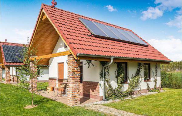Awesome Home In Gubin With Sauna, Book Feriehus Lubuskie Sommerhuse, Hytte