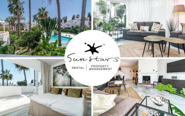 Stunning 4-Bedroom Townhouse with Breathtaking Views in Marbella, Book Feriehus Hoteller i Costa del Sol med pool, Swimmingpool