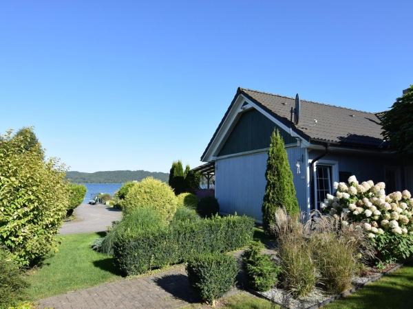 House with private beach by the lake, whirlpool, Book Feriehus Nadole 