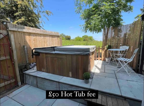 Bay Cottage, Hot Tub, Book Feriehus  