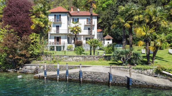Villa Orta, Book Lejlighed Hoteller i Piedmont med parkering, Parkering