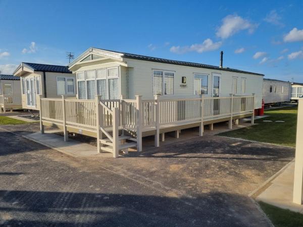 8 berth deluxe pg157 GOLDEN PALM CHAPEL ST LEONARDS PALM GROVE, Book Campingplads Chapel St Leonards Lincolnshire