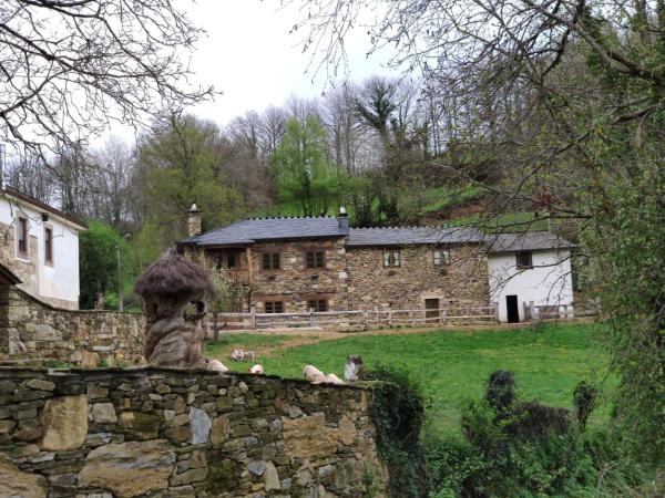 Casas Eladio-Doncos, Book Feriehus Doncos Galicien