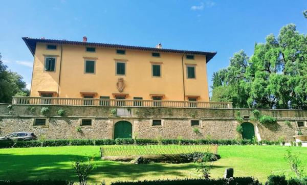 VILLA PANDOLFINI 1, Book Feriehus Lastra a Signa Sommerhuse, Hytte