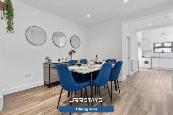 Burton on Trent - 3 Bedroom, Sleep 7, Wi-Fi - JRR Stays, Book Feriehus Burton on Trent 