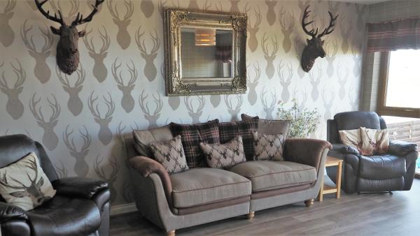Valhalla Brae, 3 Bed House on NC500 with Beautiful Castle and Sea Views, Book Feriehus Keiss 