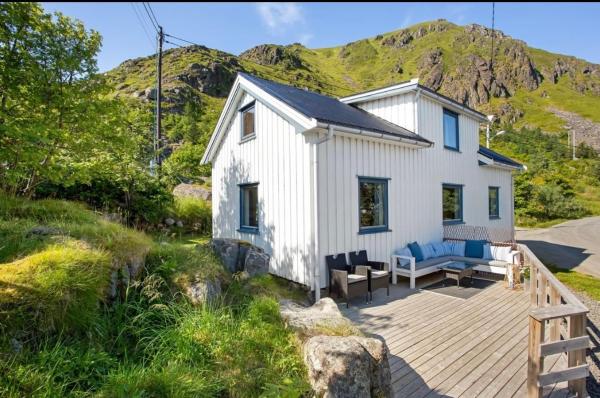 Kræmmervikveien 33, Book Feriehus Ballstad 