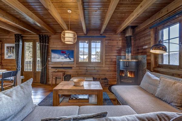 Chalet Pere Noel, Book Chalet 4 Valleys hoteller med parkering, Parkering
