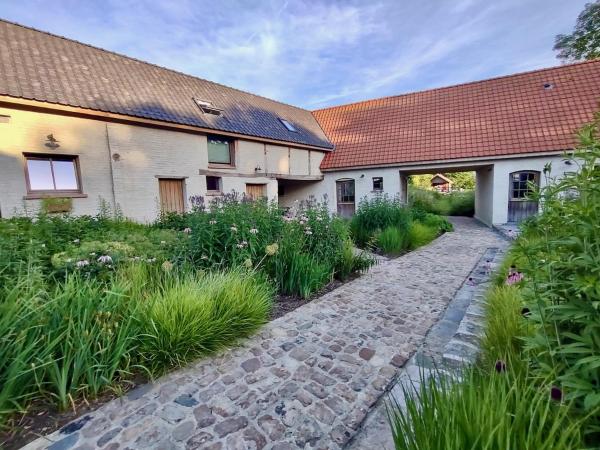 Nachtegael Hoekhuis, knusse woning met prachtig vergezicht, Book Feriehus  