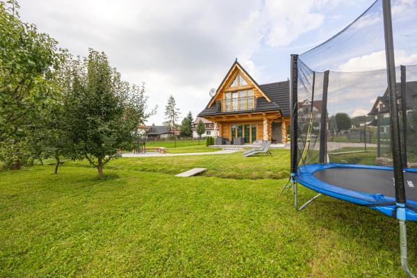 Bajka Chateau, Book Chalet Lillepolen hoteller med parkering, Parkering